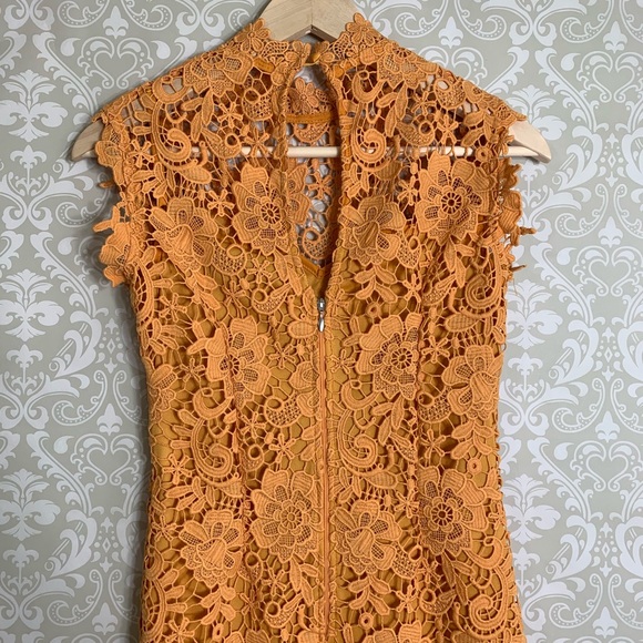 Stunning Paper Dolls Crochet Dress - Picture 3 of 6